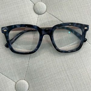 Peepers with blue light.